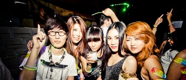 TOODEEP Presents