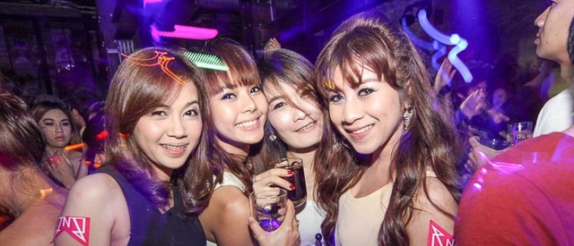 RAVE & GLOW Pres. Bad Romance 2 Party!