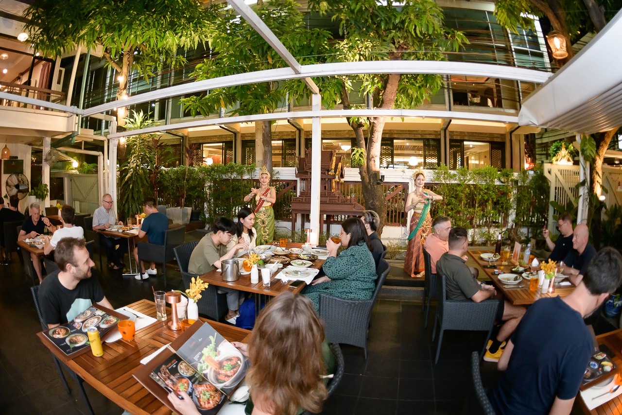 Friday Night at Mango Tree Siam2nite