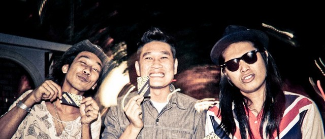 HAPPY ALONE Rock 'n Roll Party