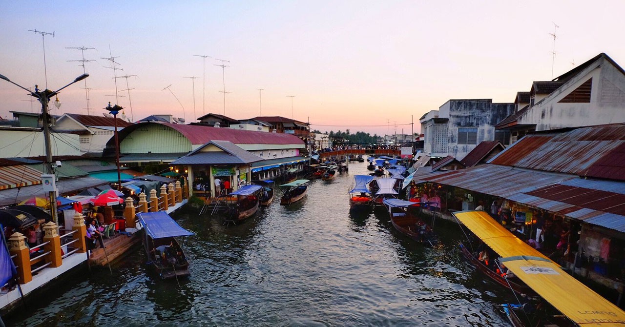 The Perfect Day Trip: Amphawa | Siam2nite