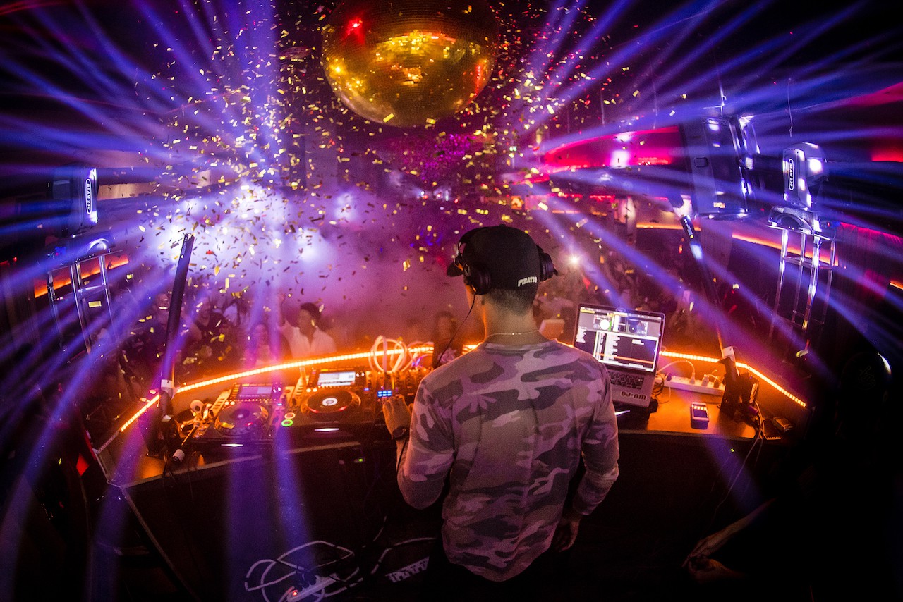 DJ Crespo at Levels Siam2nite