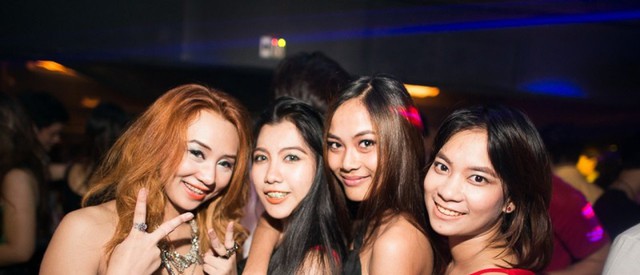 Color Glow Party