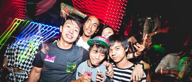 FOMO x VRT Present