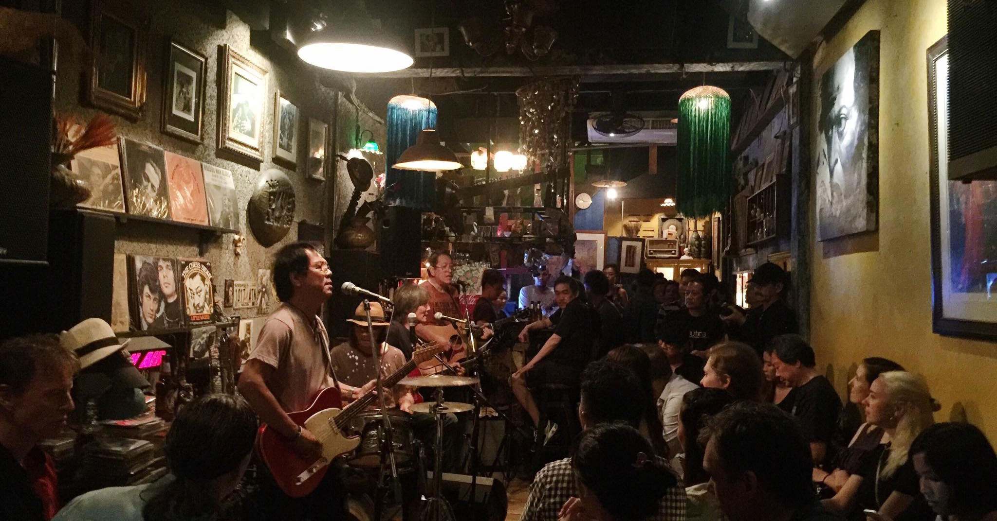 Adhere 13th Blues Bar - Bar (Phra Nakhon, Bangkok) | Siam2nite