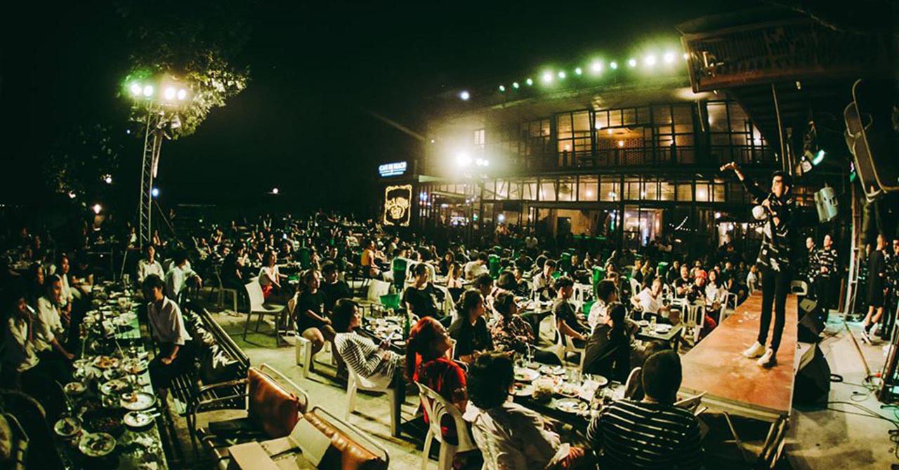 Cafe de Beach Bar (Jomtien, Pattaya) Siam2nite